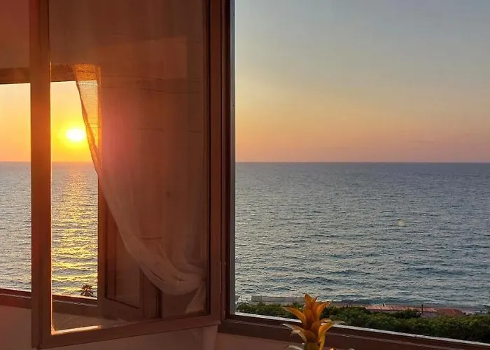 Апартаменты La Finestra Sul Mare Тропея